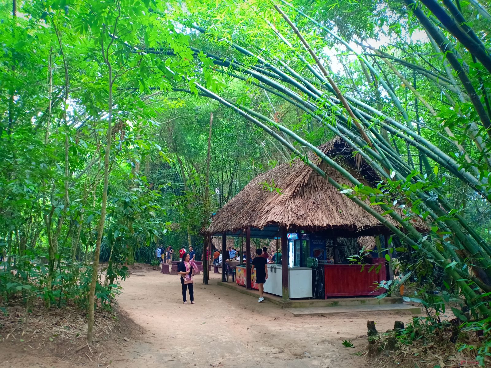 CU CHI TUNNELS HALF DAY TRIP BIG GROUP